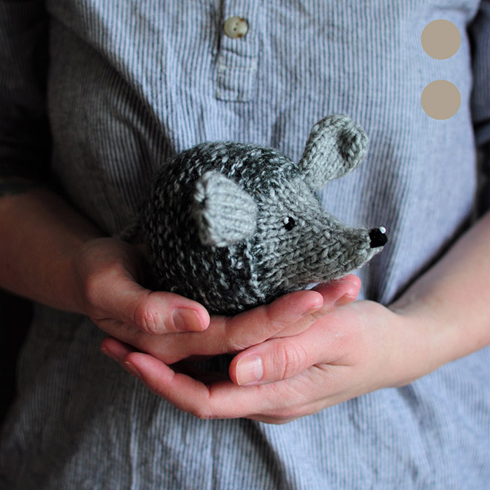 Мишка темно-сіра